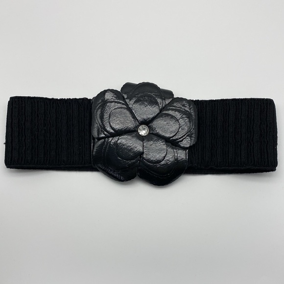 Womens Black Wide Elastic Stretch Waistband BELT Shiny FauxLeather Flower Buckle - Picture 10 of 10